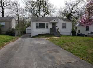 8108 Zoe Dr, Saint Louis, MO 63134