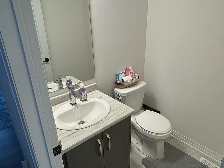 42 Ambereen Pl E — Photo 13