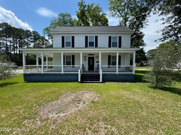 702 N Charlotte Street, Washington, NC 27889