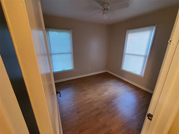 5th image of 10618 Sylvia St