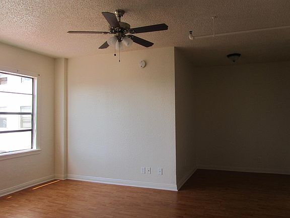4th image of 346 N Vermont Ave APT 306