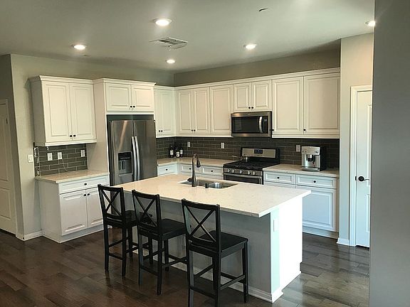 4th image of 860 Harvest Ave