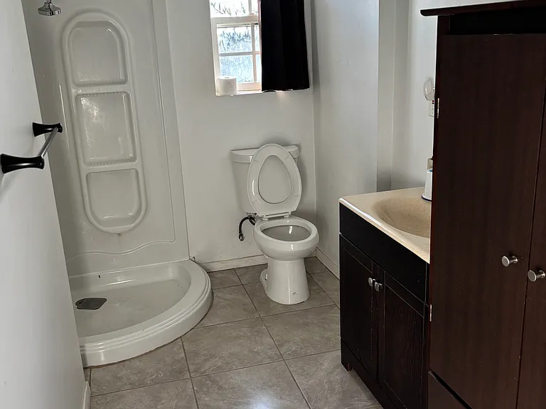 2307 W 74th St #B — Photo 10