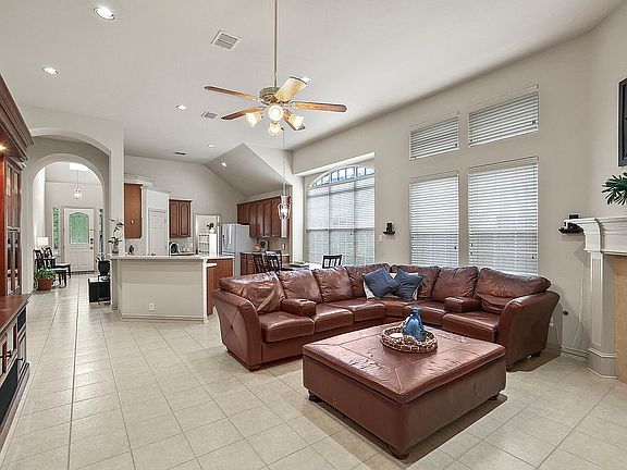 3rd image of 3613 Andrea Dr