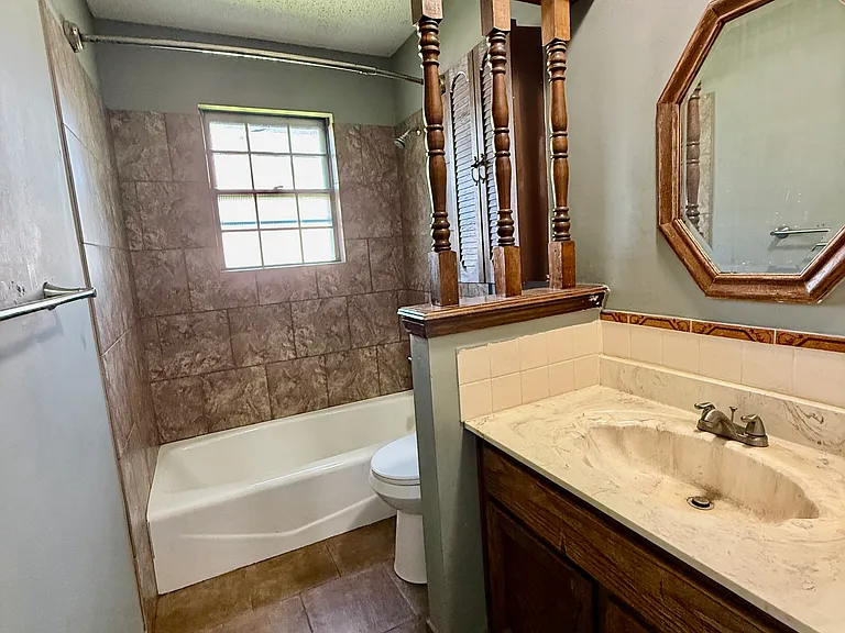 317 NW Highland Ln — Photo 16