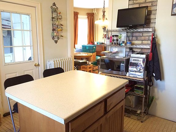5th image of 3033 Harriet Ave