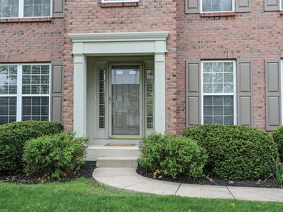 2nd image of 2442 Hillsdale Dr
