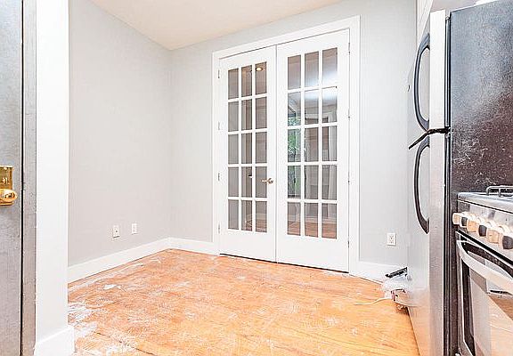 4th image of 1493 Gates Ave APT 2A