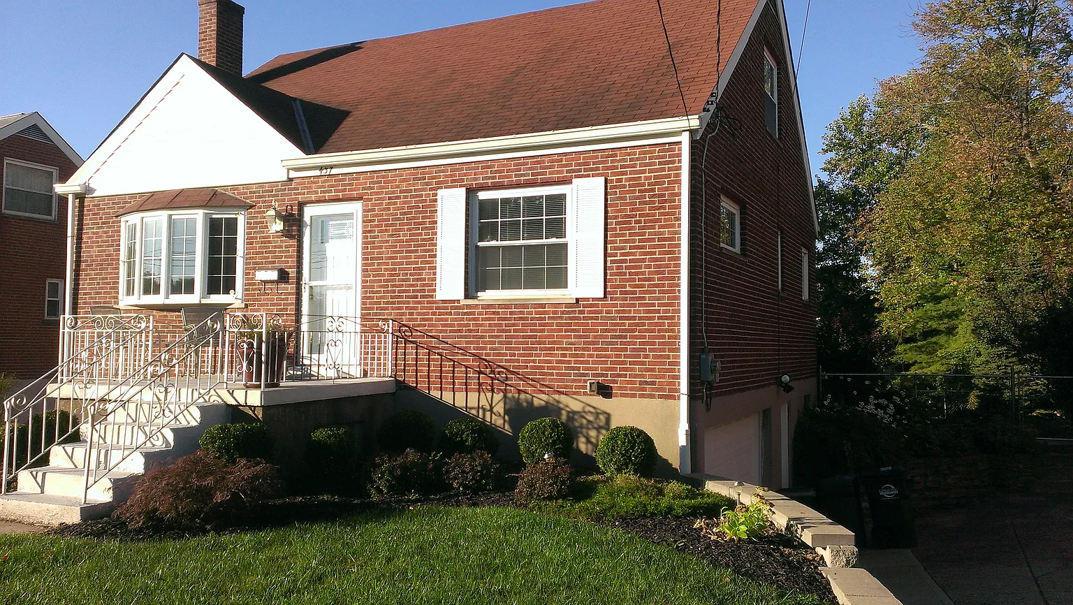 437 Swan Cir photo 1