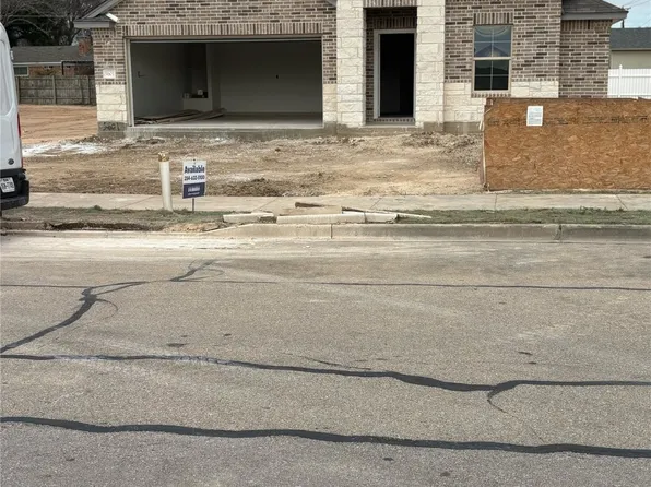 5601 Berkley Heights Dr, Waco, TX 76708