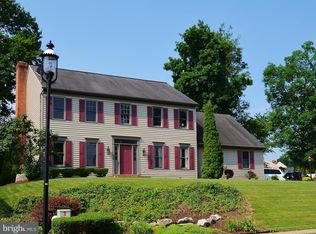 18 W Kestrel Dr, Denver, PA 17517