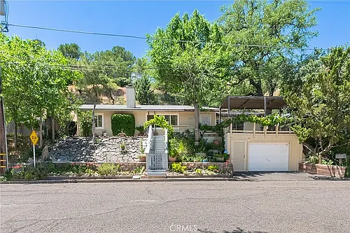 649 Olive St Photo 1