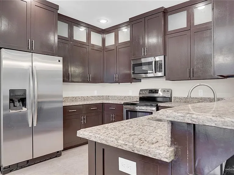 1200 Daffodil Ave #A — Photo 6