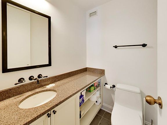 5th image of 360 E Randolph St APT 2502