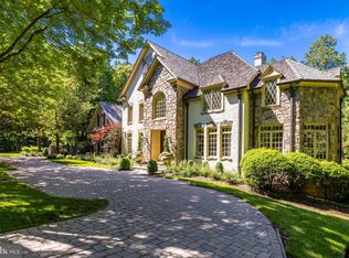 10005 Windy Hollow Rd, Great Falls, VA 22066