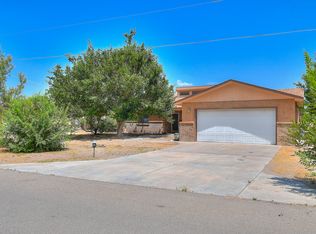 16 Kennedy Dr, Los Lunas, NM 87031