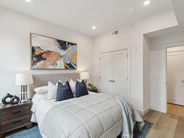 209 Vine — Photo 14