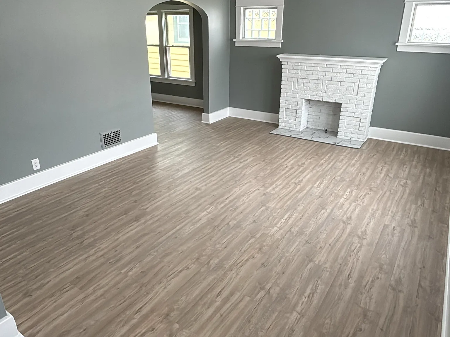 2 bed, 1100 sqft, $1,550 — Photo 2