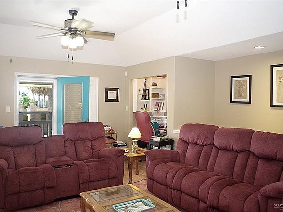 3rd image of 206 W Bahama St