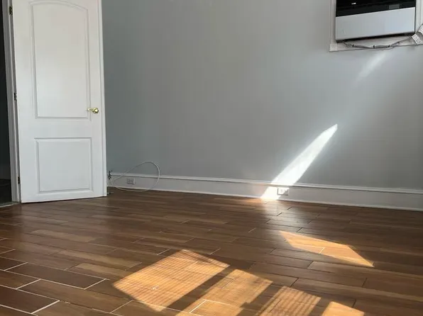 31 W 34th St #2, Bayonne, NJ 07002
