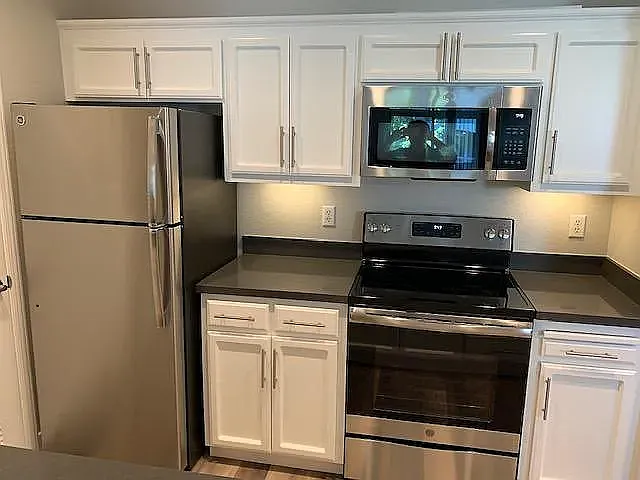 3x2 / 1240 sf - Kitchen (right)