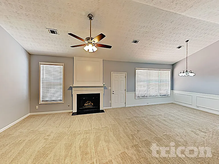 420 Heathcliff Ct — Photo 3