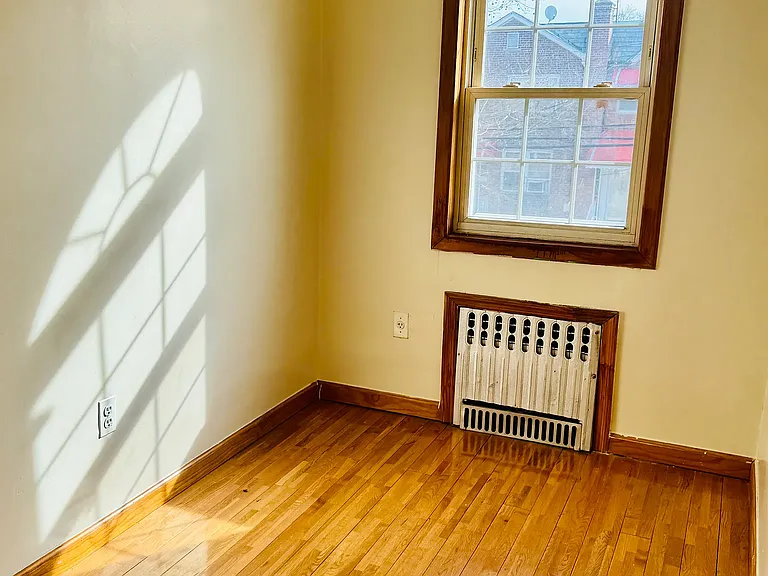 2925 Morgan Ave #2 — Photo 4