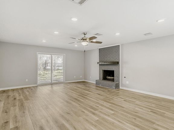 5th image of 28943 Enchanted Dr