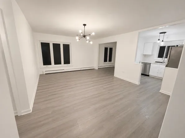 2250 W Arthur Ave APT 1A, Chicago, IL 60645