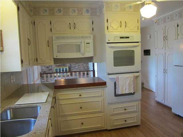 2nd image of 43 S Hampton Dr