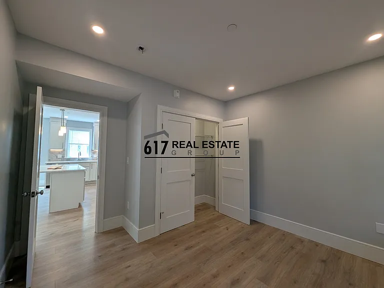 11 Holton St #2 — Photo 8