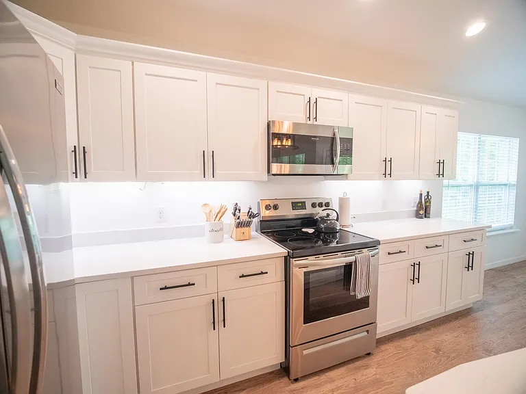 315 SE Lindale Gln — Photo 28