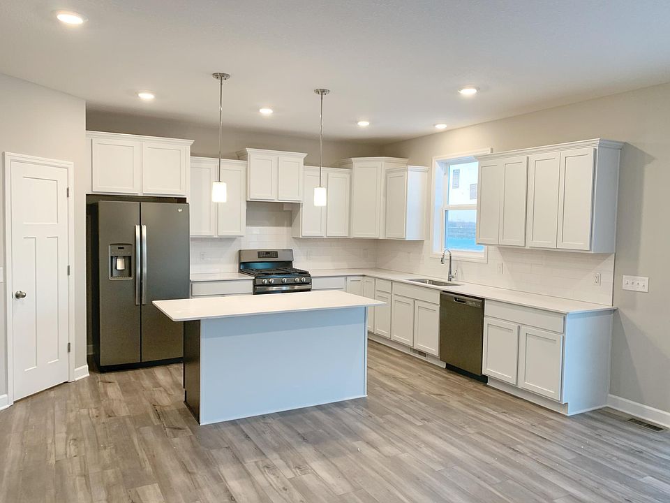 1st image of 22884 Wood Ln