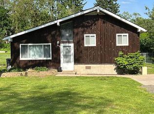 810 Hillwood Dr, White Lake, MI 48383