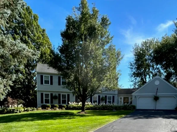 (undisclosed Address), St Charles, IL 60175