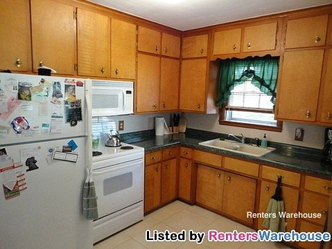 3rd image of 9126 Bataan St NE