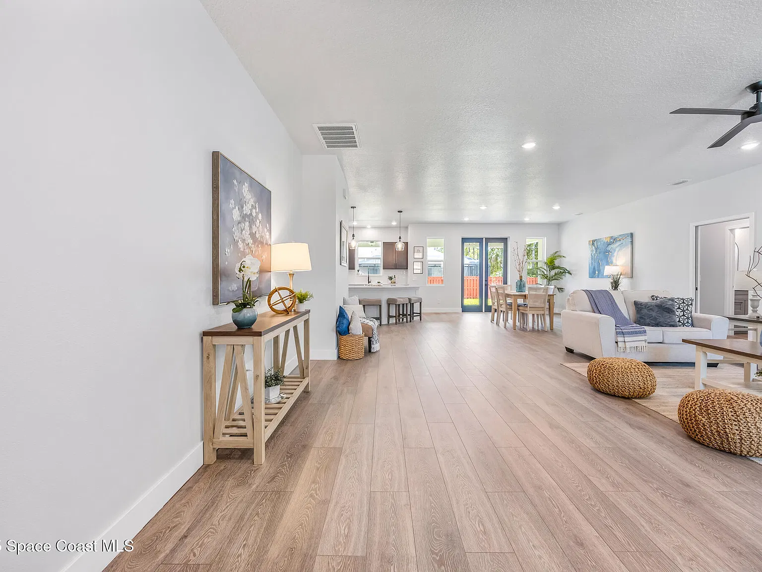 4 bed, 3.0 bath, 2238 sqft, $2,700 — Photo 3