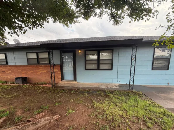 1407 W 25th St, Plainview, TX 79072