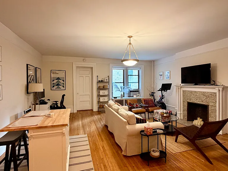 302 W 78th St #4B — Photo 2