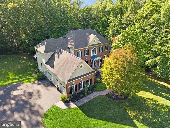2nd image of 10082 Roseland Ridge Rd