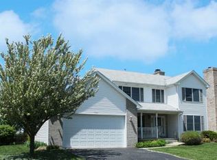 1363 Windfield Dr, Sycamore, IL 60178