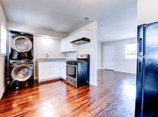 5517 Cavalcade St, Houston, TX 77026