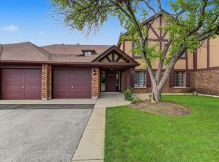 1774 Gloucester Ct APT C, Wheaton, IL 60189