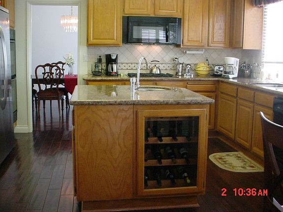 Center Island/Wine Cellar