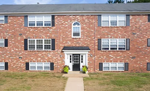 Heritage Court Apartments Photo 1