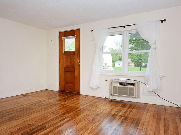4th image of 21 Eden Glen Ave