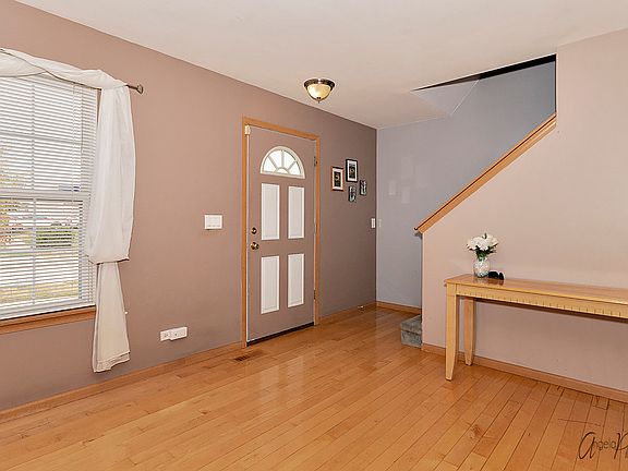 3rd image of 2195 N Camden Ln