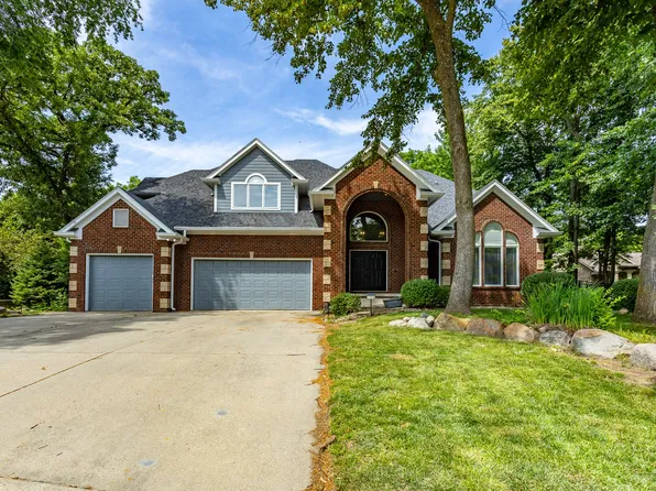 1772 NW 120th St, Clive, IA 50325