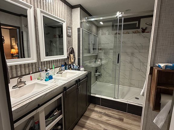 3rd image of 149 Sandy Ridge Dr E