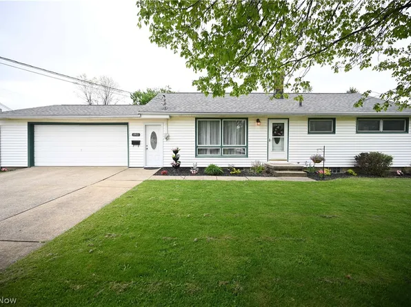 1911 39th St NE, Canton, OH 44705